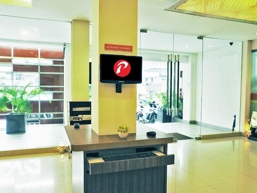 D'Primahotel Itc Mangga Dua Jakarta Exterior photo