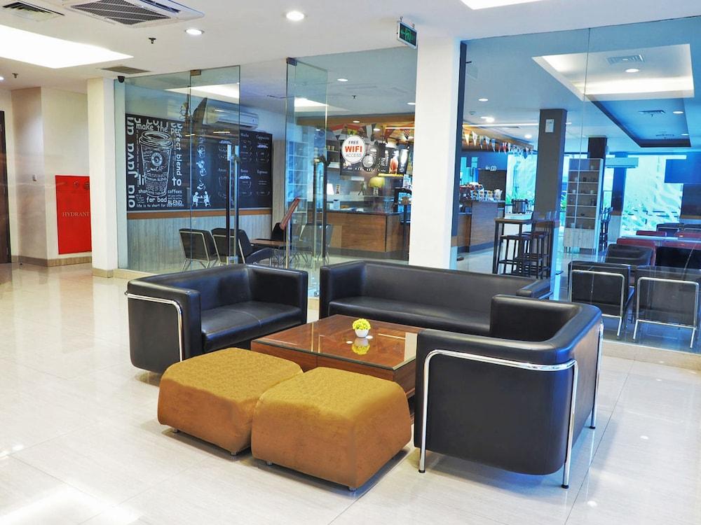 D'Primahotel Itc Mangga Dua Jakarta Exterior photo