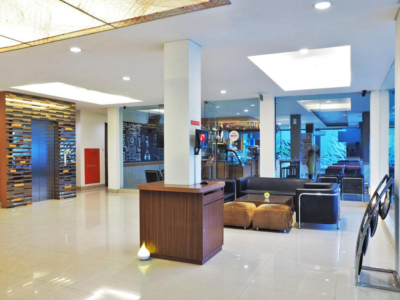D'Primahotel Itc Mangga Dua Jakarta Exterior photo